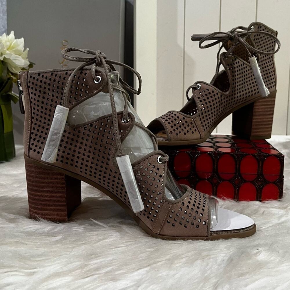 NEW Franco Sarto Leather Suede Perforated Honolulu Ghillie Lace-Up Sandals 5.5 - Picture 2 of 16